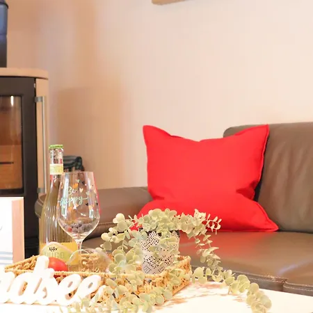 Mika Dorumer Neufeld